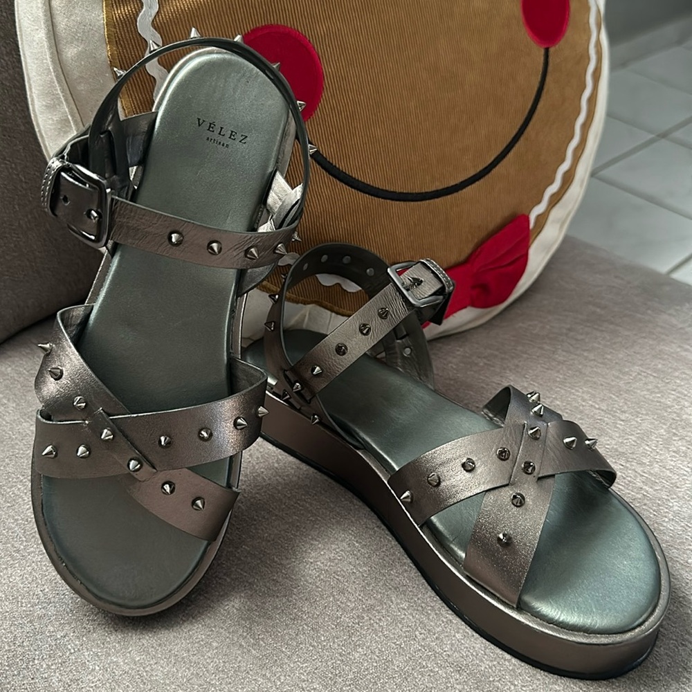 Vélez Artisan leather sandals size 40 (9W)